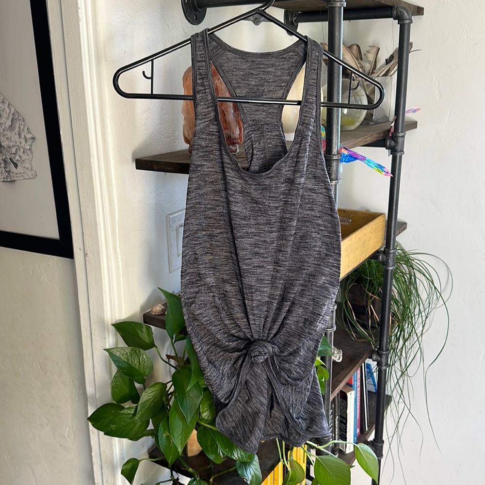 Lululemon charcoal small top